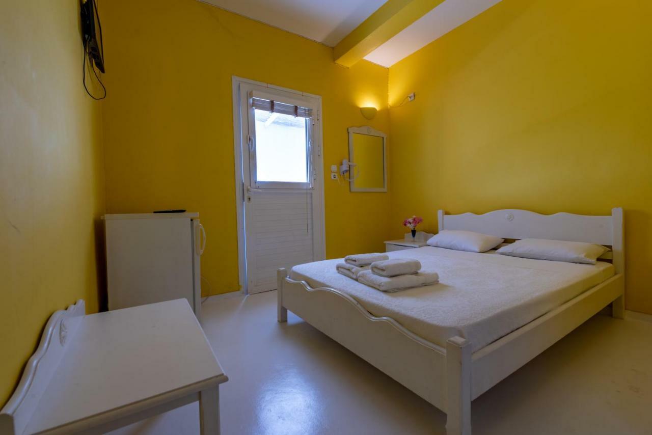 Kymothoi Rooms & Pool Bar Gavrio Buitenkant foto