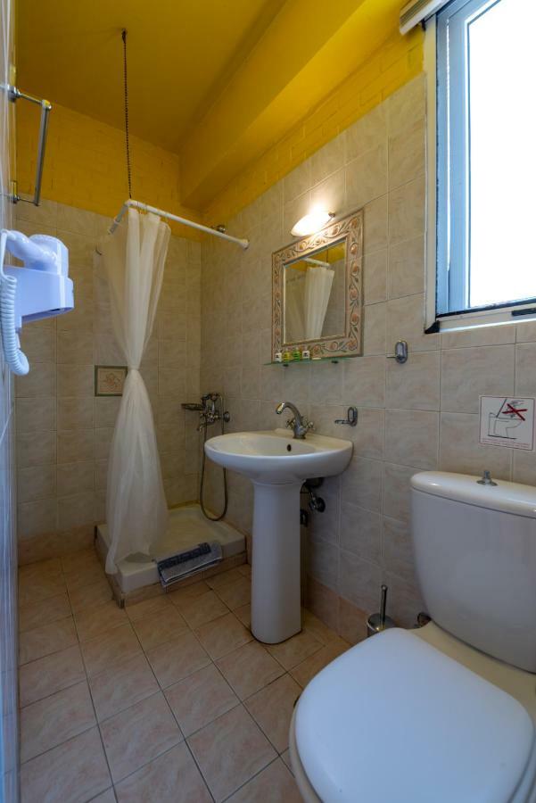 Kymothoi Rooms & Pool Bar Gavrio Buitenkant foto