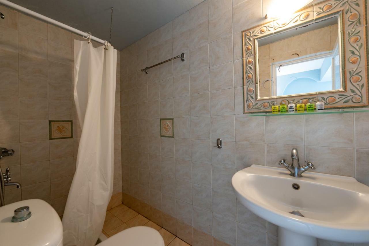 Kymothoi Rooms & Pool Bar Gavrio Buitenkant foto